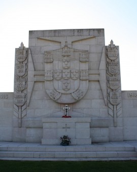 stèle cimetière militaire portugais, premiere guerre mondiale, christophe courau, balade historique, www.balades-historiques.com
