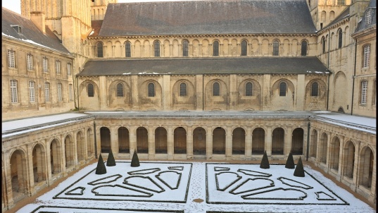 Cloître, abbaye Aux hommes, Caen, balade historique, www.balades-historiques.com